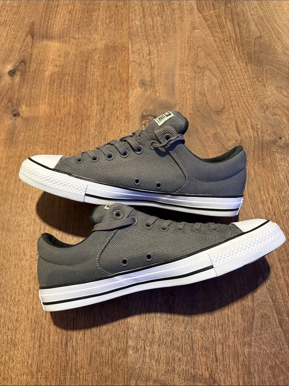 CONVERSE Low Top - 9 - Picture 4 of 12